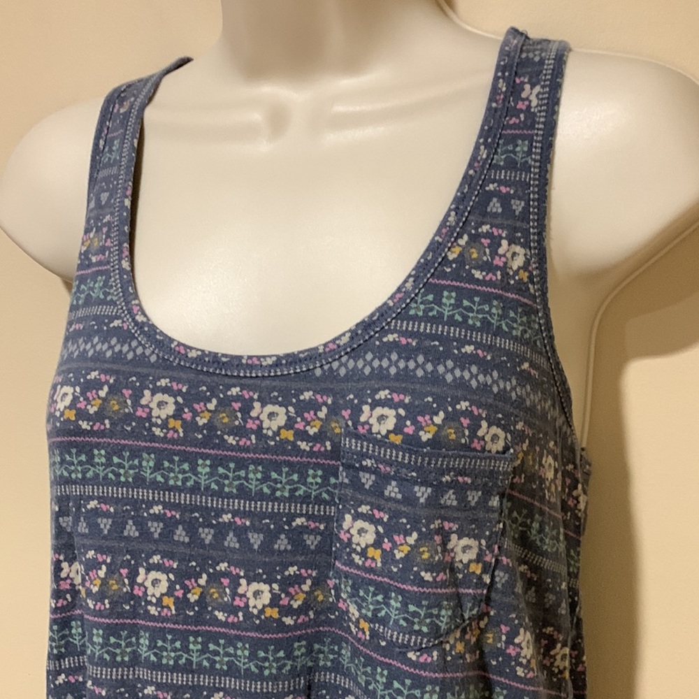 Mossimo top - Picture 3 of 8